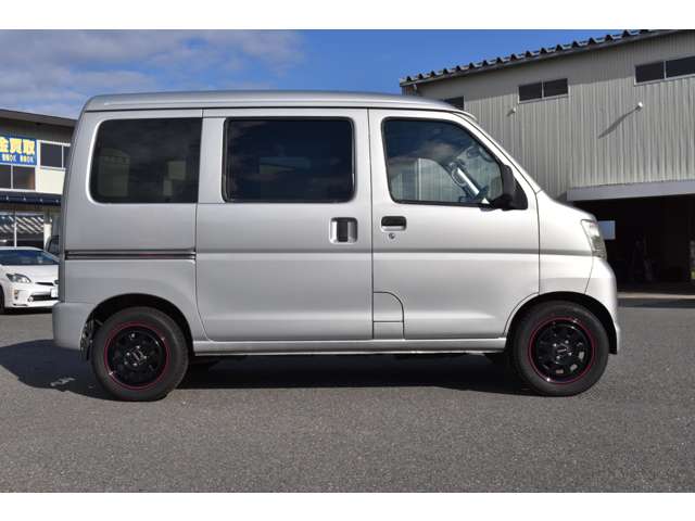 Daihatsu Hijet Cargo 4