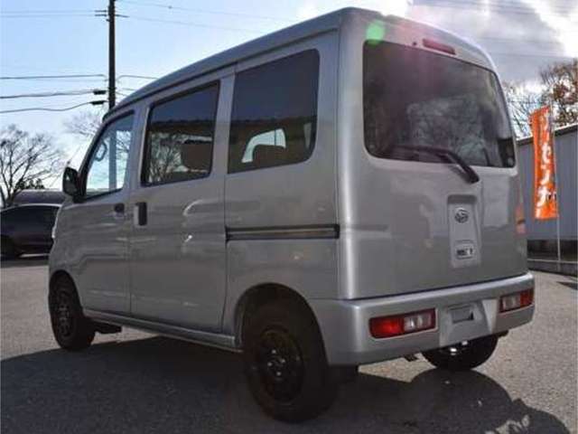 Daihatsu Hijet Cargo 6