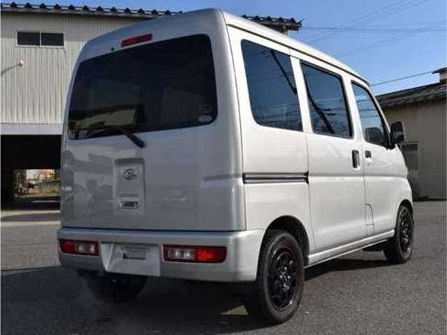 Daihatsu Hijet Cargo 8