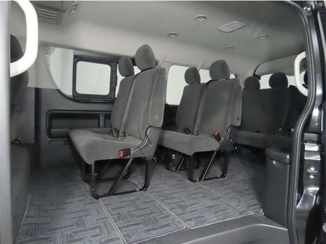 Toyota Hiace 12