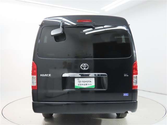 Toyota Hiace 2