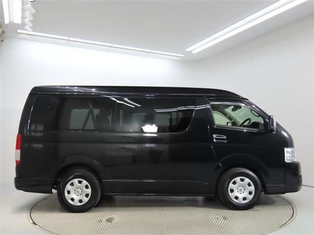 Toyota Hiace 5