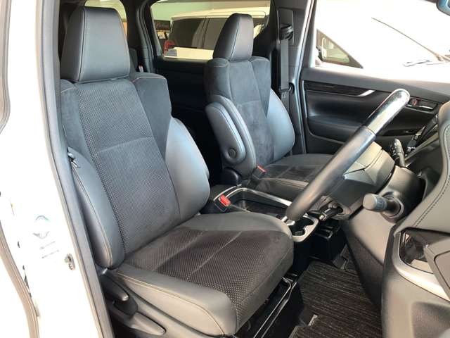 Toyota Alphard 12