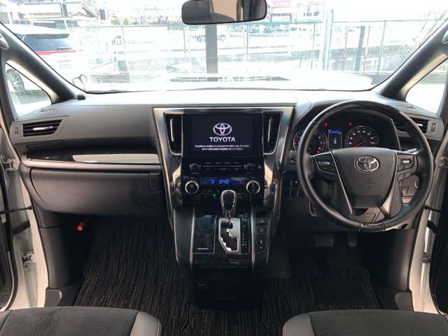 Toyota Alphard 9