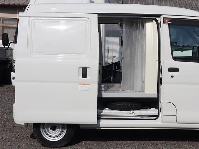 Daihatsu Hijet Cargo 10