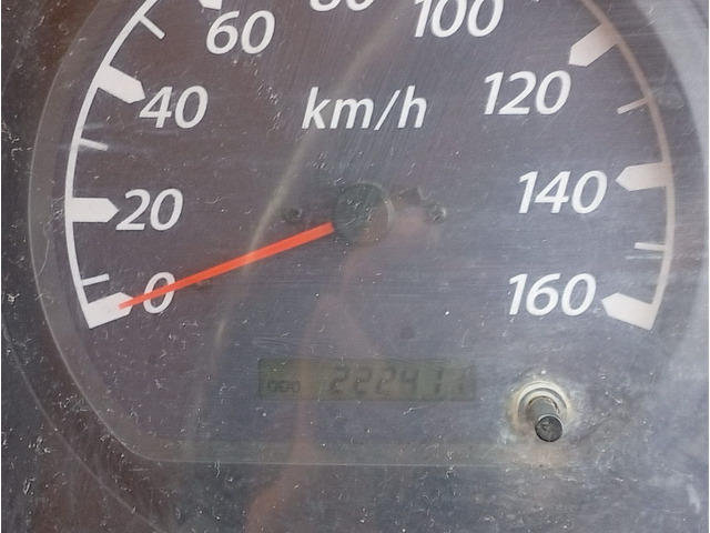 Isuzu Elf 7