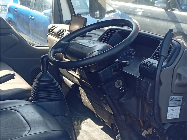 Isuzu Elf 8