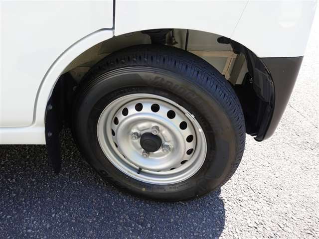 Daihatsu Hijet Cargo 11
