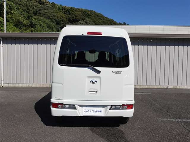 Daihatsu Hijet Cargo 6