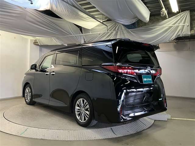 Toyota Alphard 6