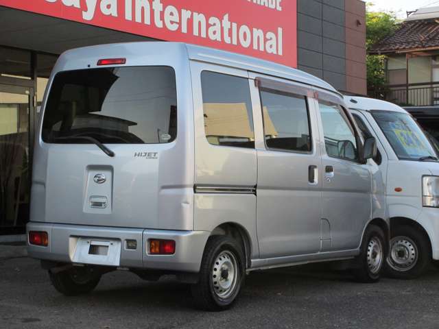 Daihatsu Hijet Cargo 3