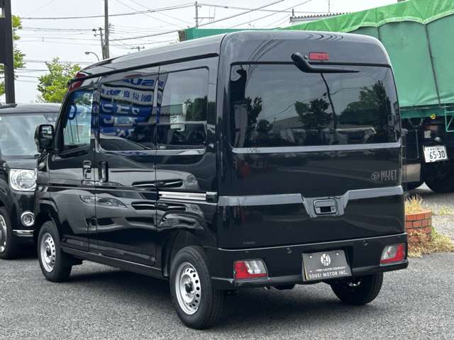 Daihatsu Hijet Cargo 10