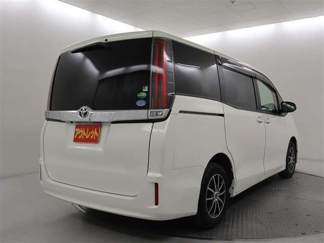 Toyota Noah 11