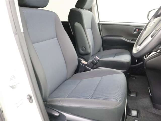 Toyota Noah 12