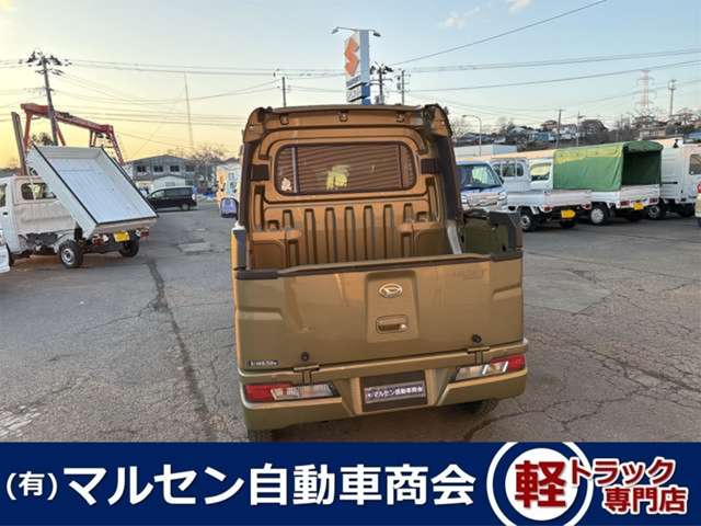 Daihatsu Hijet Deck Van 5