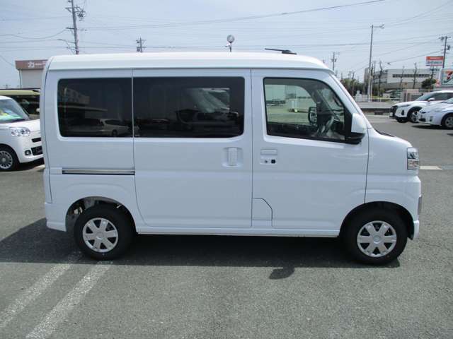 Daihatsu Hijet Cargo 4