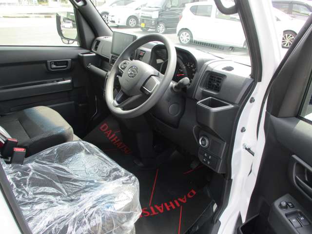 Daihatsu Hijet Cargo 10
