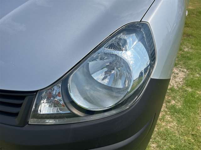 Nissan AD 12