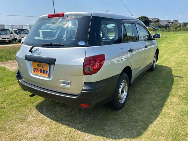Nissan AD 8