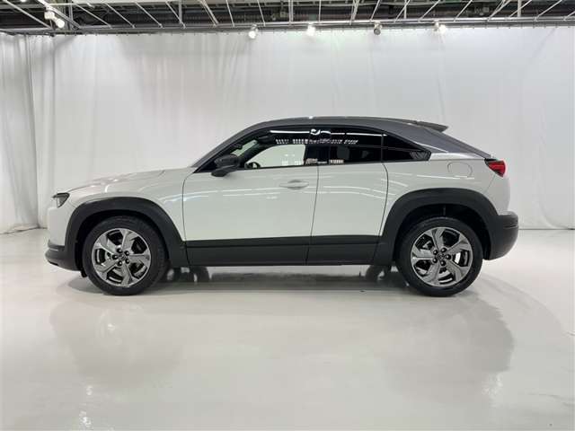 Mazda MX-30 5