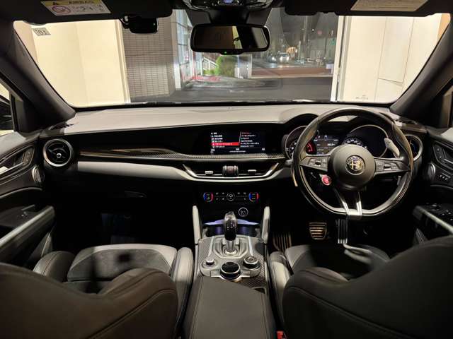 Alfa Romeo Stelvio 4