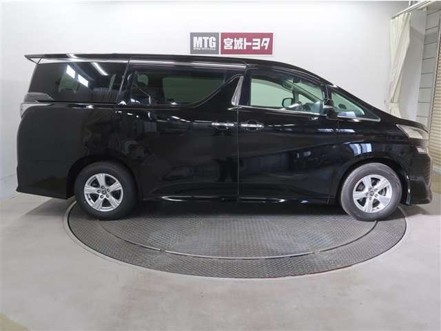 Toyota Vellfire 9