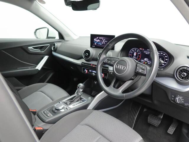 Audi Q2 8