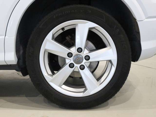 Audi Q2 11