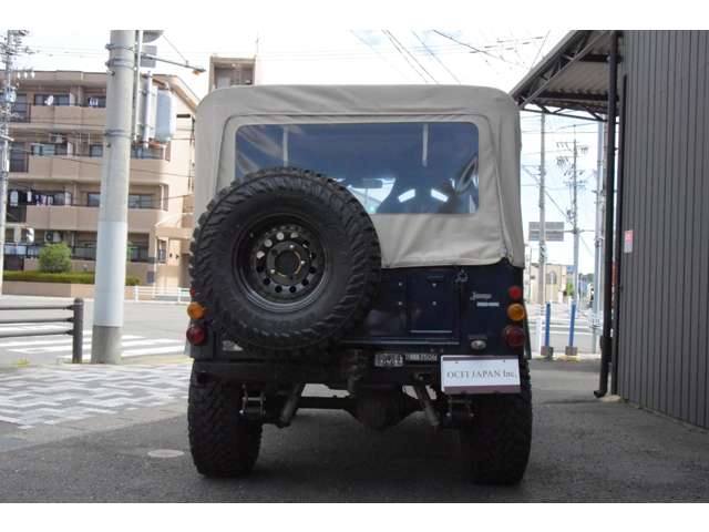Mitsubishi Jeep 4