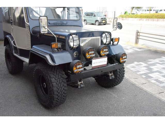 Mitsubishi Jeep 5