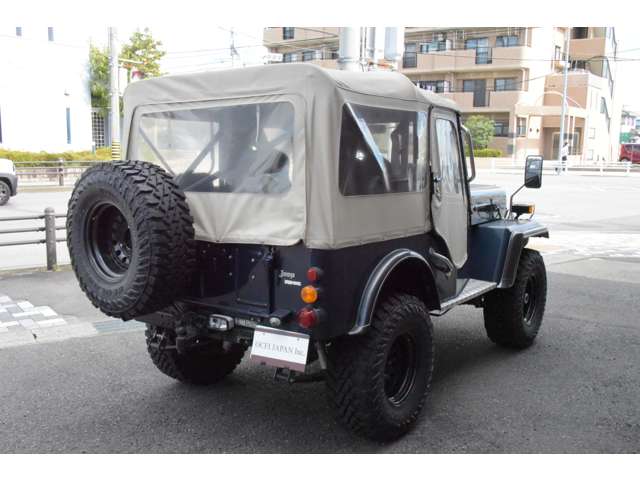 Mitsubishi Jeep 7