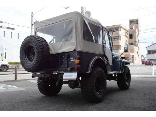 Mitsubishi Jeep 8