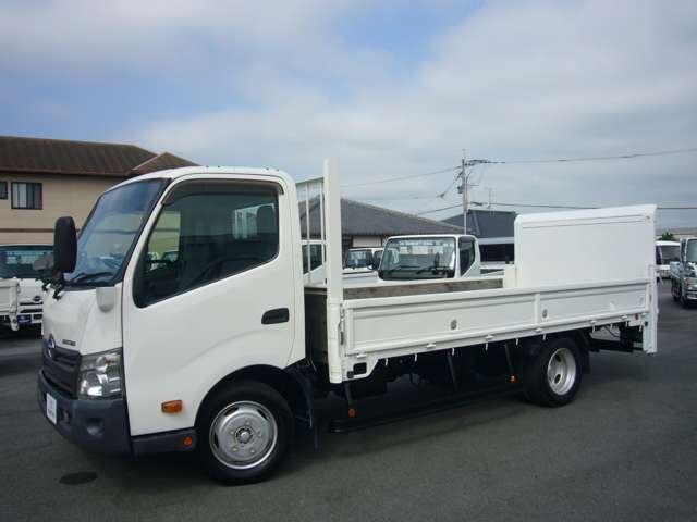 Hino Dutro 2
