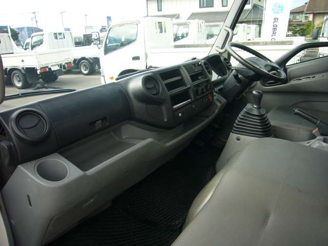 Hino Dutro 3