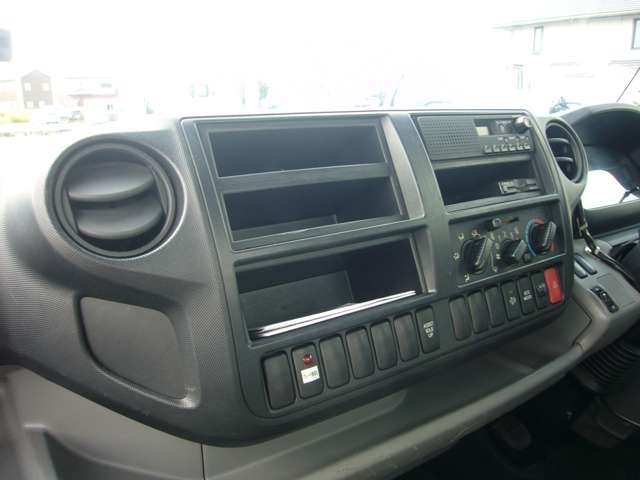 Hino Dutro 4