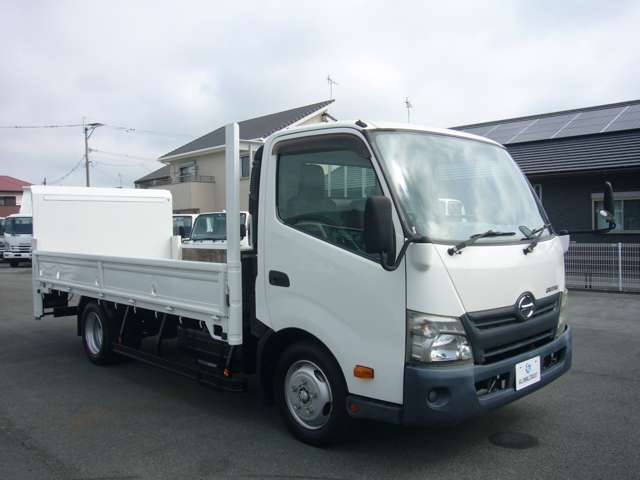 Hino Dutro 8