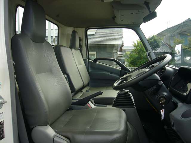 Hino Dutro 9