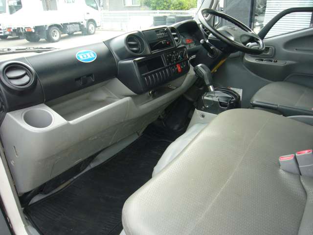 Hino Dutro 3