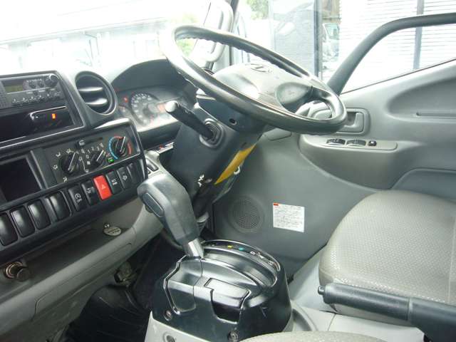 Hino Dutro 5