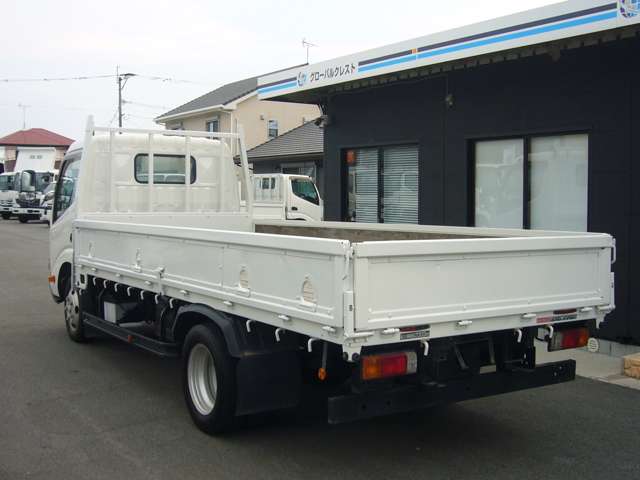 Hino Dutro 8