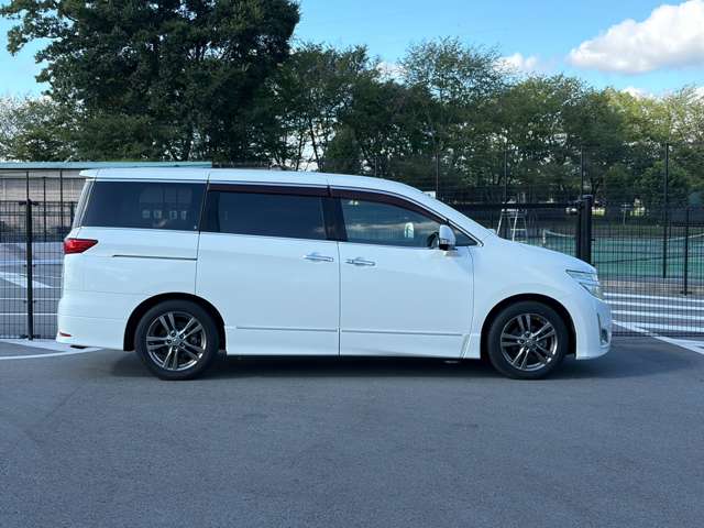 Nissan Elgrand 14
