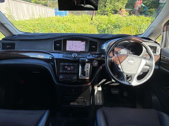 Nissan Elgrand 5