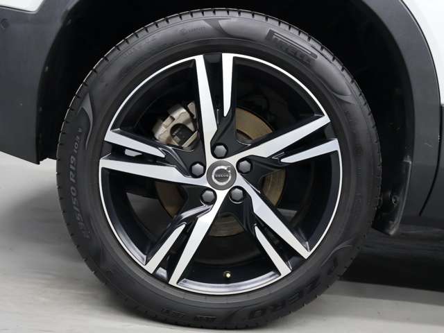 Volvo XC40 12