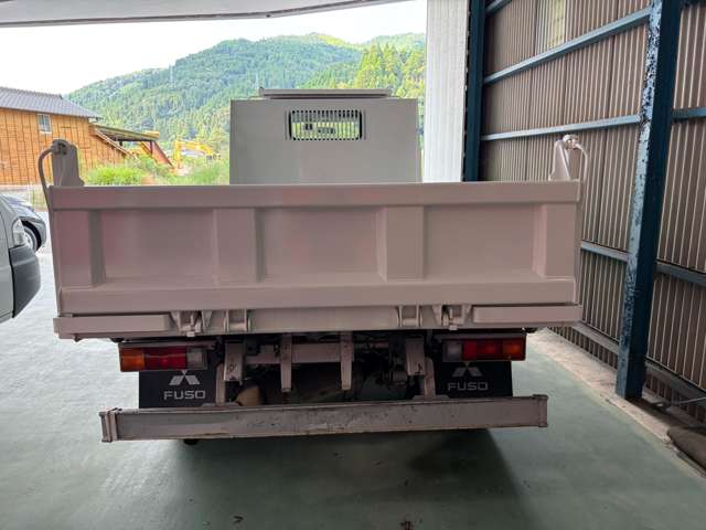 Mitsubishi Fuso Canter 4