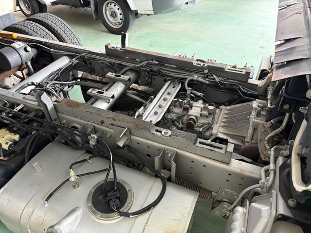 Mitsubishi Fuso Canter 9