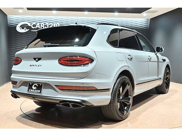 Bentley Bentayga 5