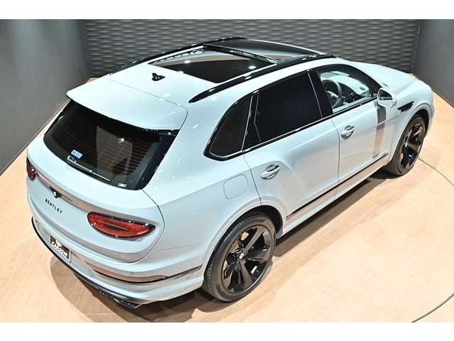 Bentley Bentayga 9