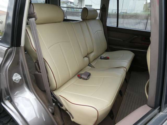Toyota Land Cruiser 80 12
