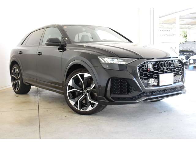 Audi RS Q8 6