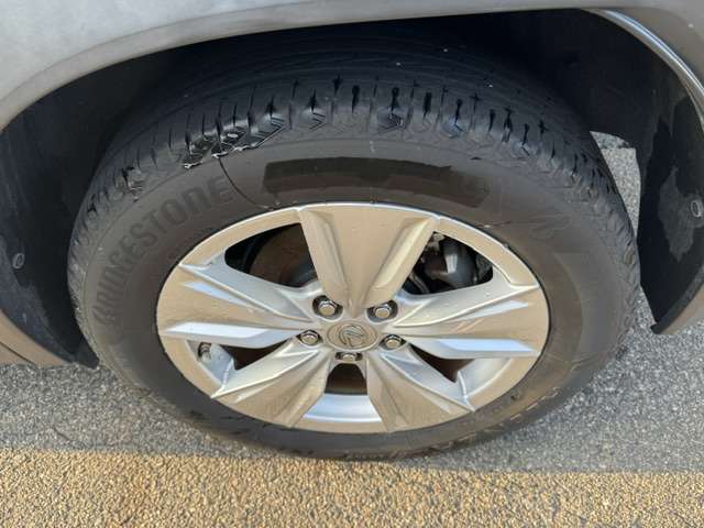 Lexus UX 12